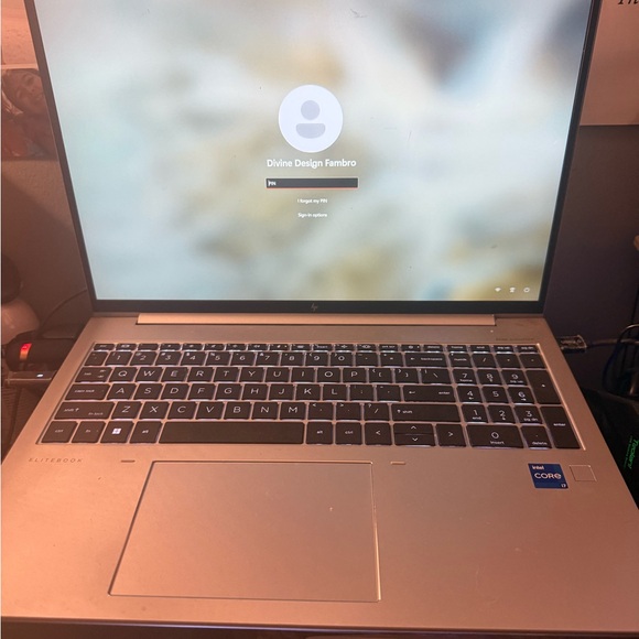 HP EliteBook i7 intel 13th gen - Picture 1 of 9